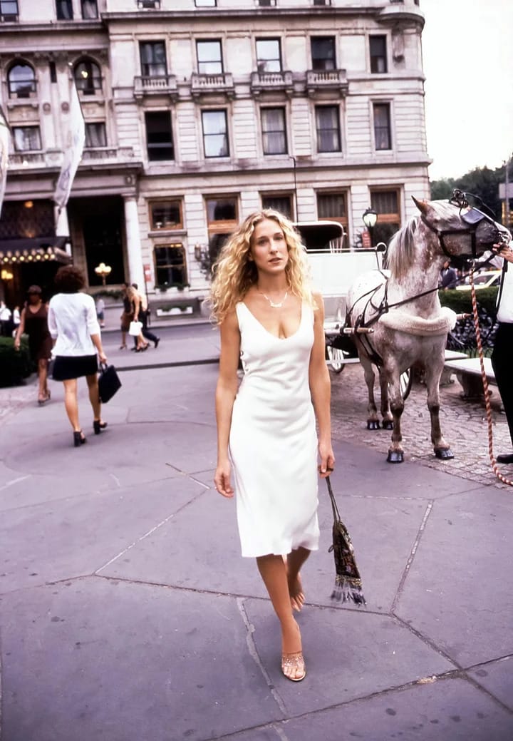 From eclectic combinations to trendsetting ensembles in Sex And The City, Carrie Bradshaw's wardrobe is a treasure trove of iconic looks