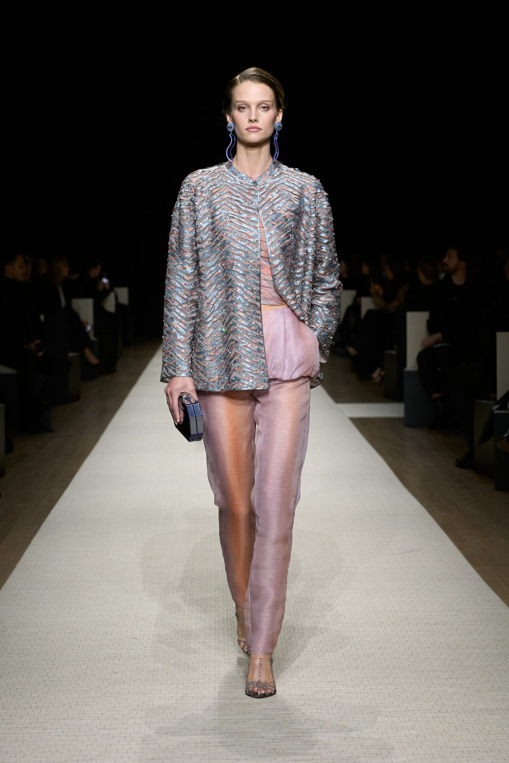 To mark the opening of the new Madison Avenue building, Giorgio Armani presented its Spring/Summer 2025 collection in the Big Apple
