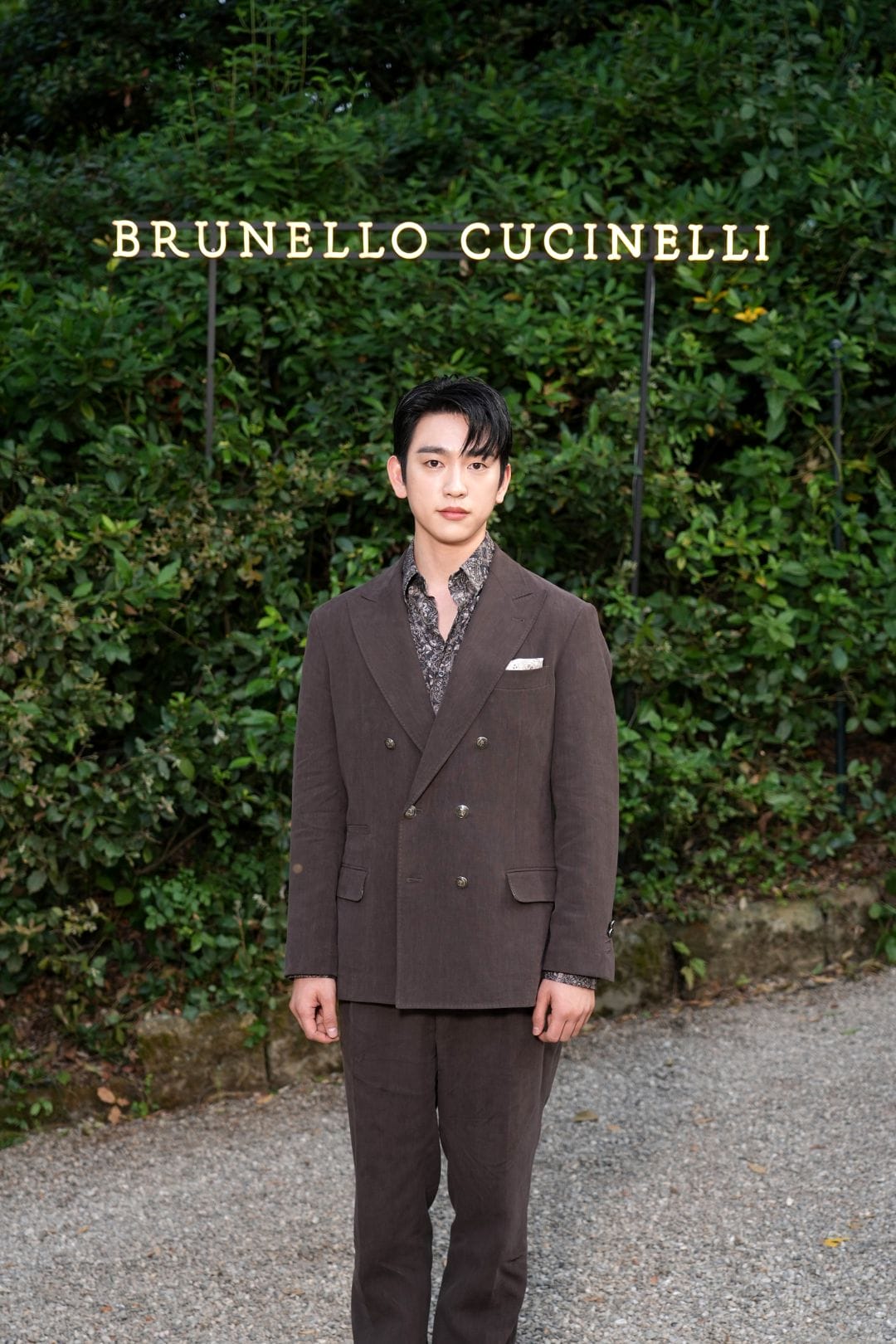 As Milan Fashion Week Spring/Summer 2026 wraps, GRAZIA Singapore rounds up the Asian celebrities who dominated the front row in style.
